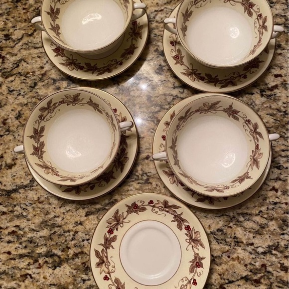 Holly and Ivy Sherwood Fine Bone China soup bowls. Vintage MADE IN England - Picture 4 of 4